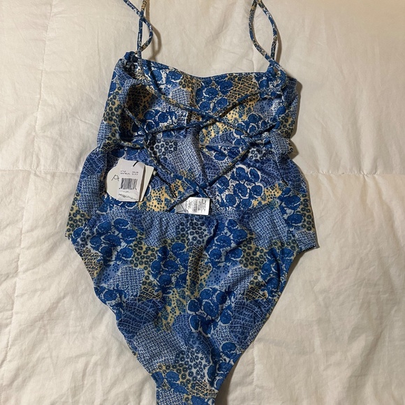 Peixoto Printed One Piece Swimsuit - Picture 4 of 4